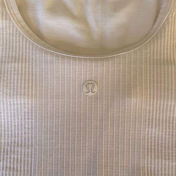 lululemon Ebb to Street Scoop-Neck Cropped Tank Top White Size 4 - Picture 5 of 9